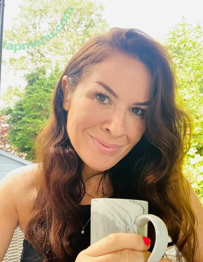 Local TV Presenters nude photo #0023 (BustyBrigade / RavNandraITV / Weather Girls / thelauraschweizer)