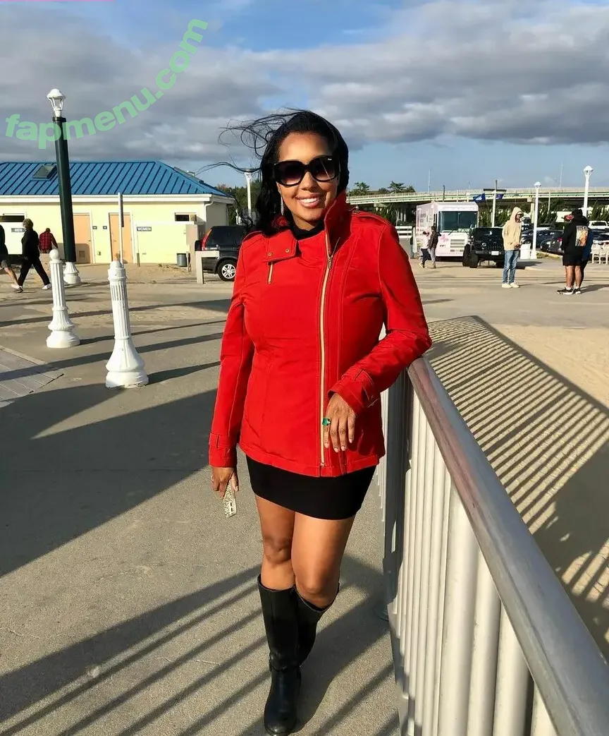 Local TV Presenters nude photo #0153 (BustyBrigade / RavNandraITV / Weather Girls / thelauraschweizer)