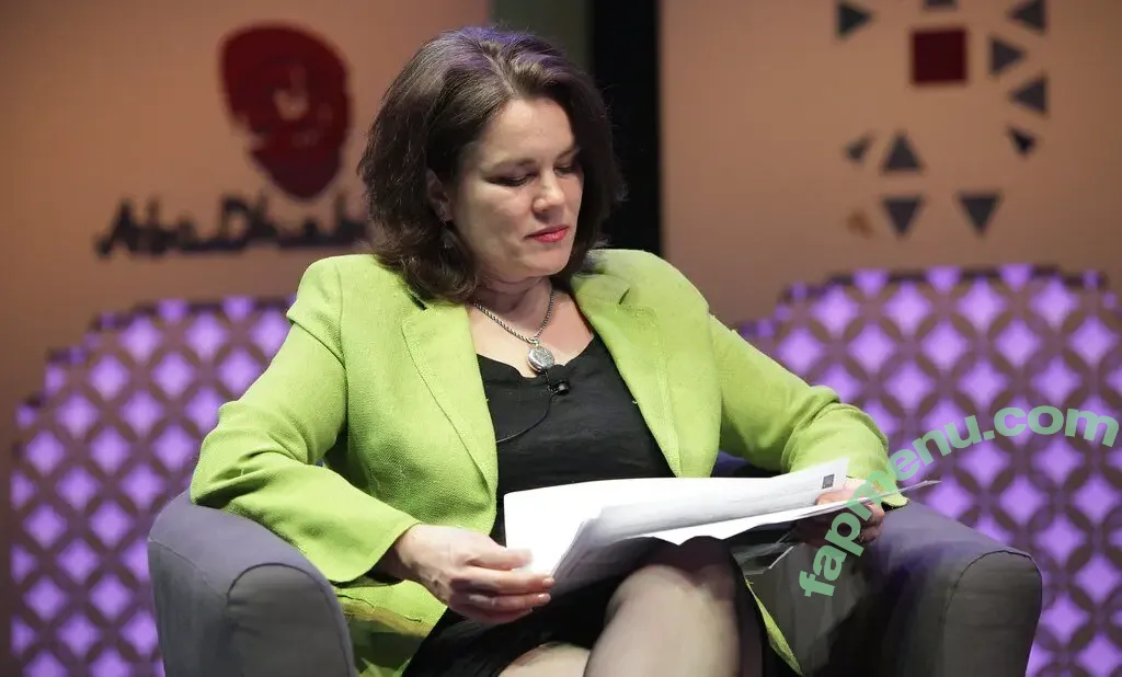 Local TV Presenters nude photo #0203 (BustyBrigade / RavNandraITV / Weather Girls / thelauraschweizer)