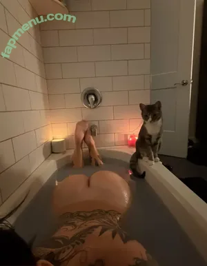 Locallystupid / Milkton nude photo #0076