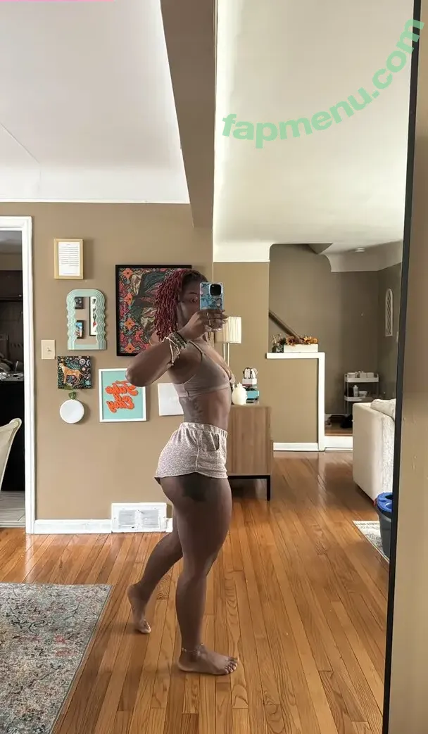 Locdbree nude photo #0011 (breebxby / briahnafit)