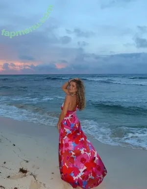 Logan Rae Hill / Taylor Hill's sister / loganrae_hill nude photo #0056