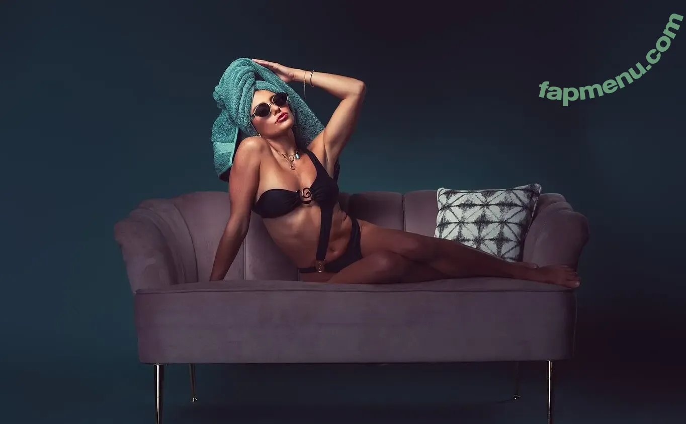 Logan Vaughan nude photo #0098 (logan.grace16)