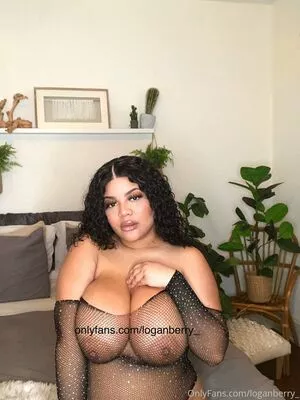loganberry_ / logan.berry_ nude photo #0124