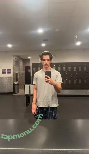 logansprivatepage / itslogantyler nude photo #0070