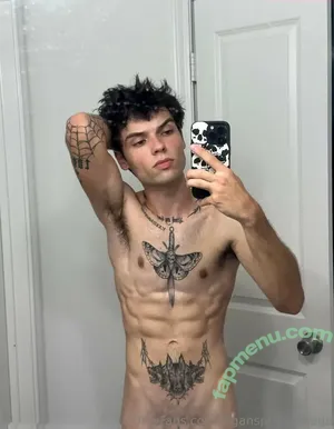 logansprivatepage / itslogantyler nude photo #0076
