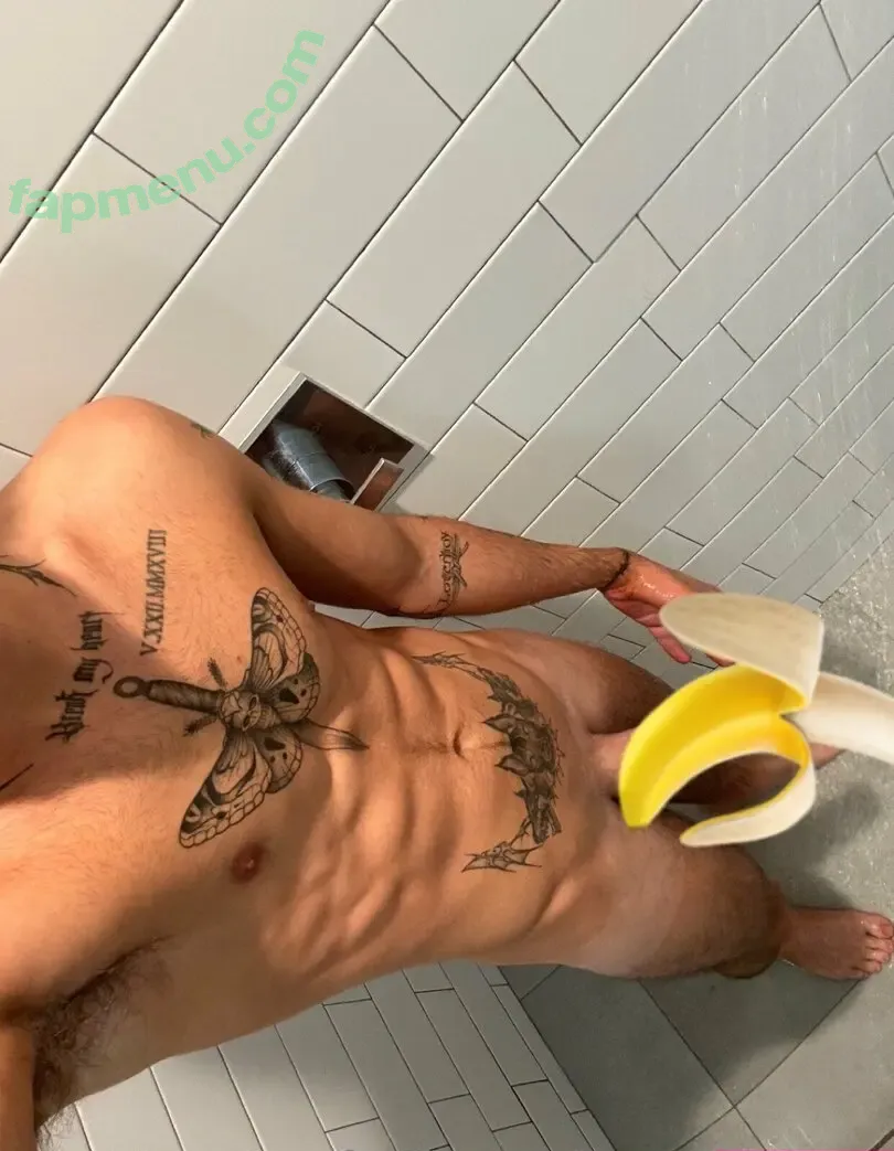 logansprivatepage nude photo #0002 (itslogantyler)