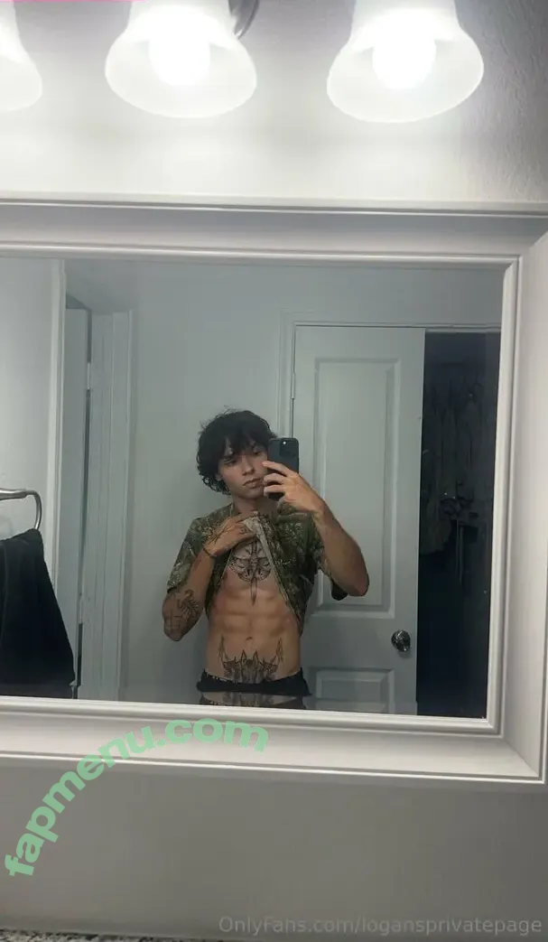 logansprivatepage nude photo #0015 (itslogantyler)