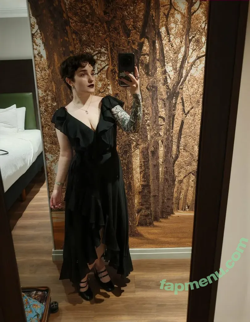 Loglady nude photo #0041 (Fern / dingyfairy / loglady_pdx)