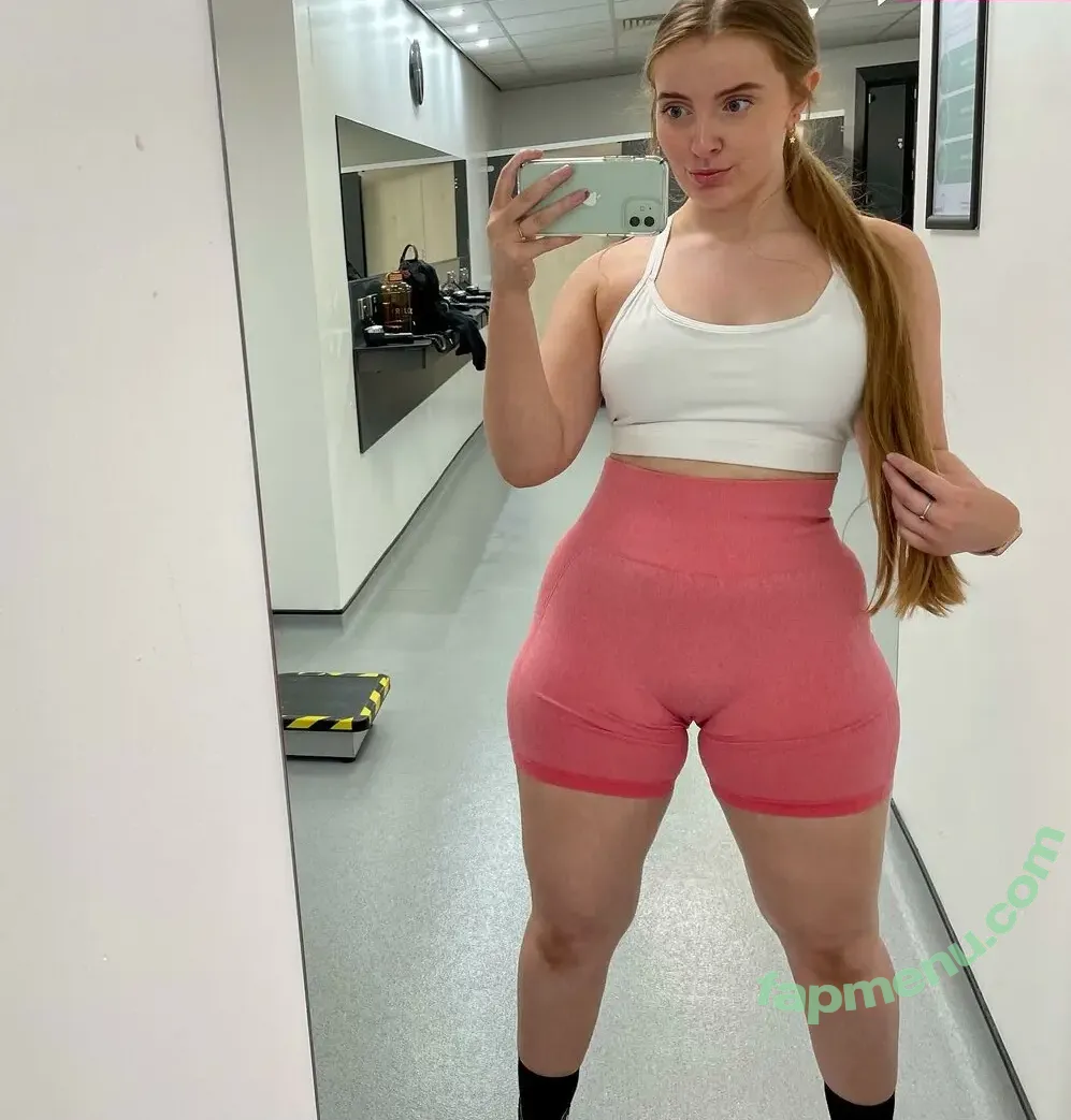Lois Fit nude photo #0003 (Lois Fit)