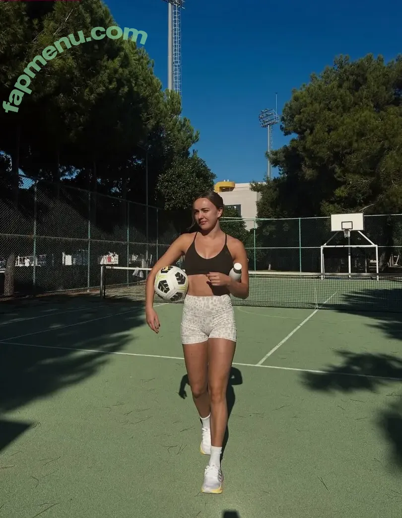 Lois Toulson nude photo #0052 (lois_mae / lois_toulson)