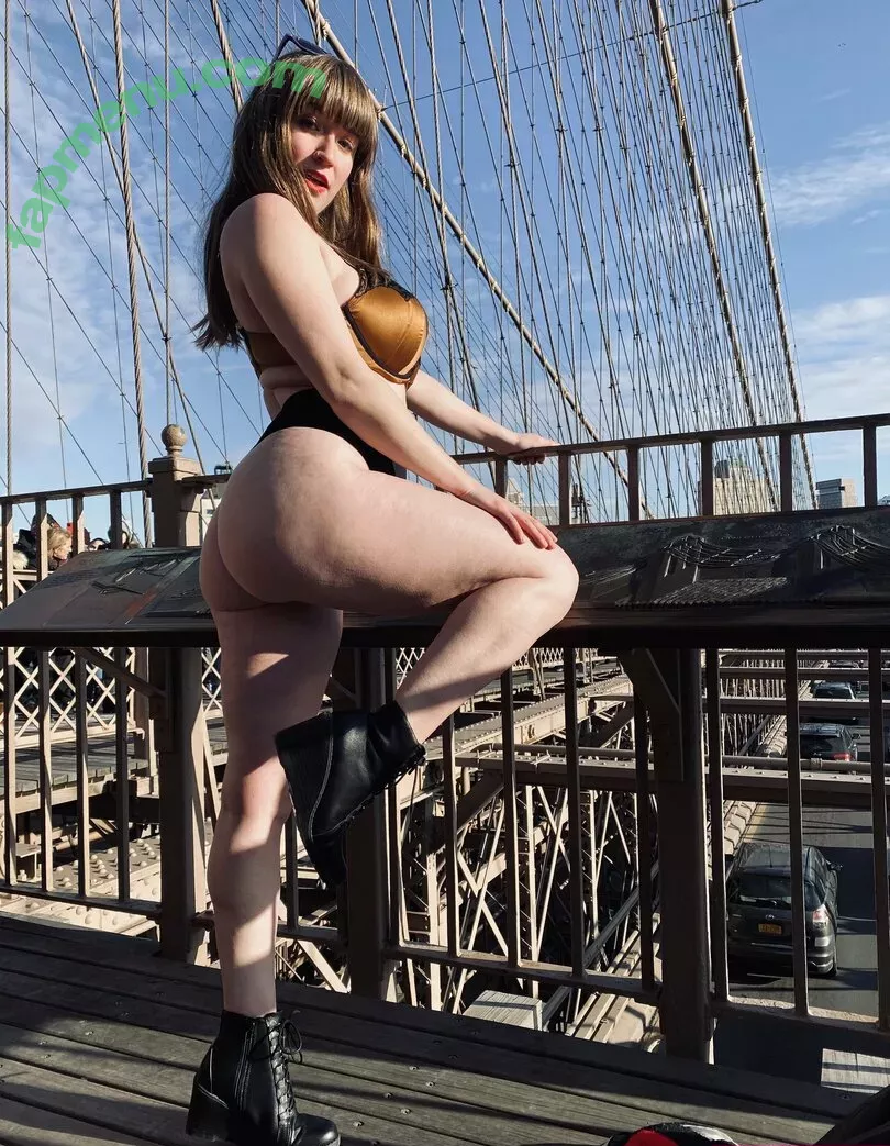 loisplz nude photo #0270 (lomeinnoodles19)