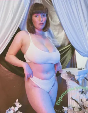 loisplz / lomeinnoodles19 nude photo #1118
