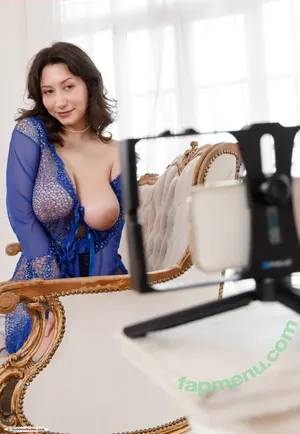 Lola Bredly / fleur_mia24409 / lolabradley.x nude photo #0049