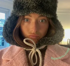 Lola Consuelos / theyoungestyung nude photo #0023