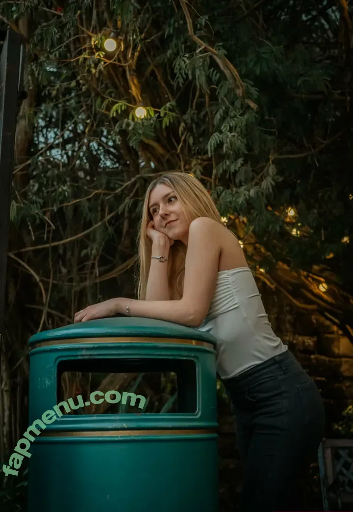 lola.elfie nude photo #0065 (alfieloveslola)