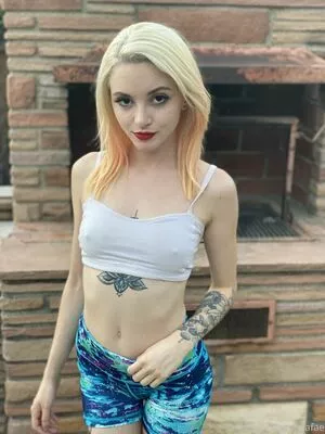 Lola Fae / LolaFaeXXX / dominalolafae / lolafae nude photo #1022