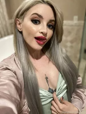 Lola Fae / LolaFaeXXX / dominalolafae / lolafae nude photo #1335
