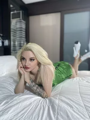 Lola Fae / LolaFaeXXX / dominalolafae / lolafae nude photo #1382
