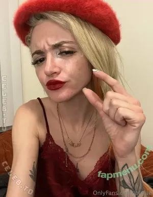 Lola Fae / LolaFaeXXX / dominalolafae / lolafae nude photo #2032