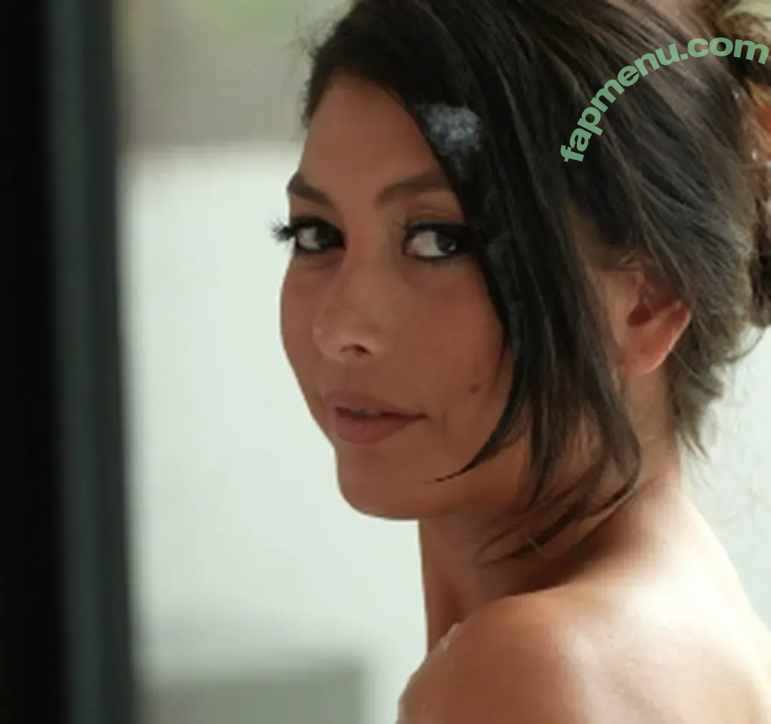 Lola Pearl nude photo #0122 (lolapearlisback / lolapearlshow / thelolapearlshow)