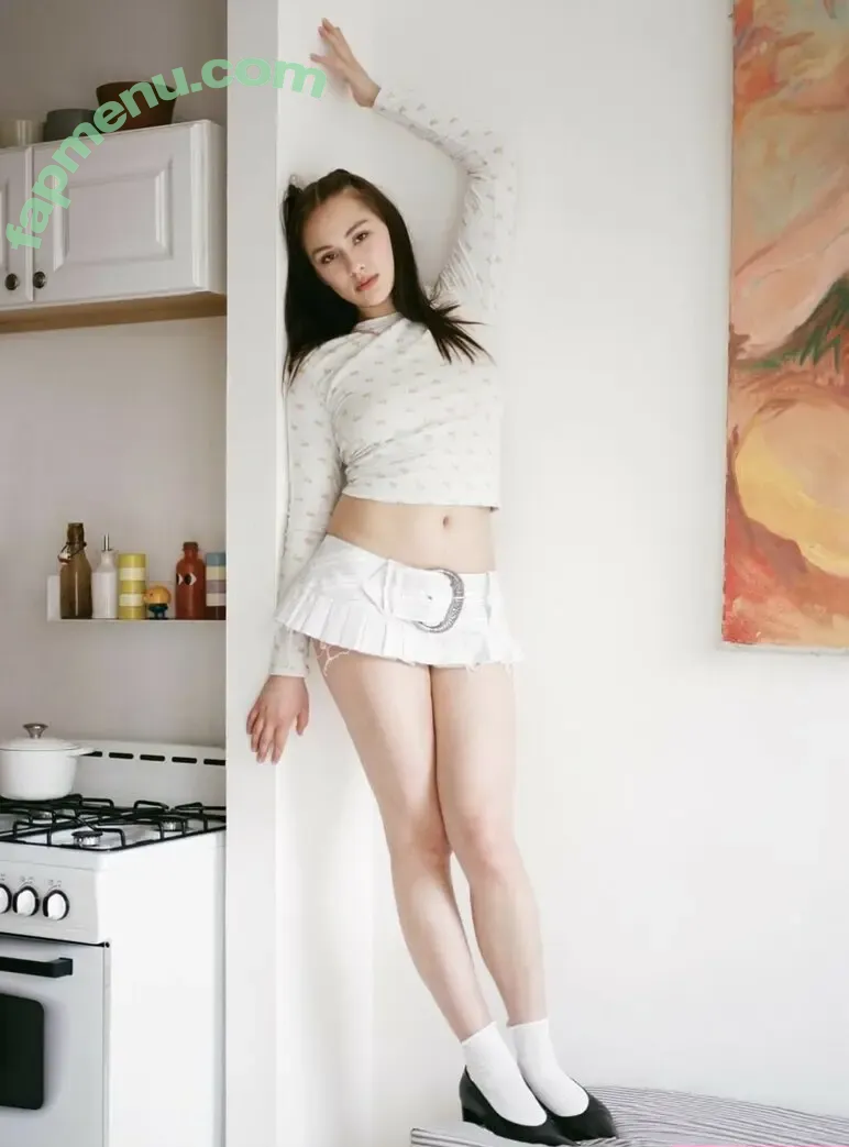 Lola Tung nude photo #0119 (lola.tung)