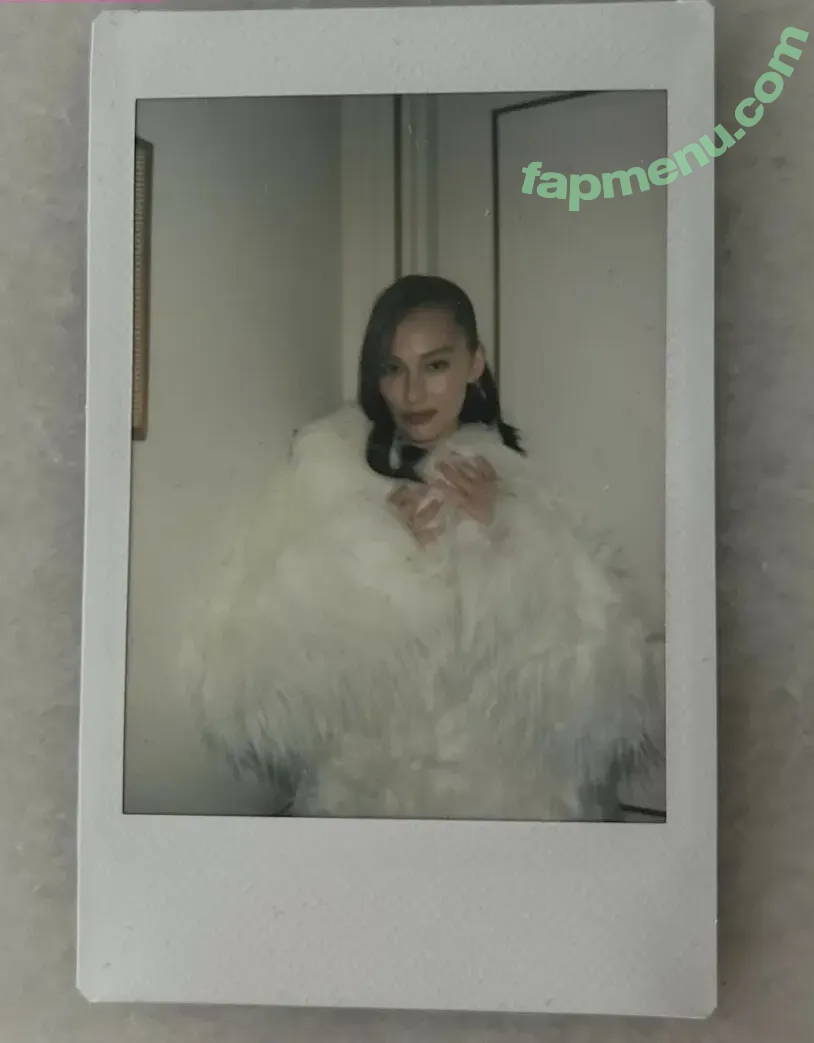 Lola Tung nude photo #0152 (lola.tung)