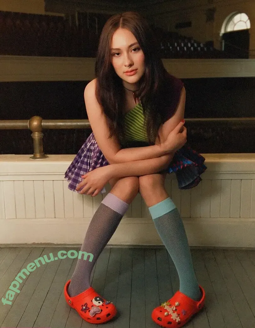 Lola Tung nude photo #0156 (lola.tung)