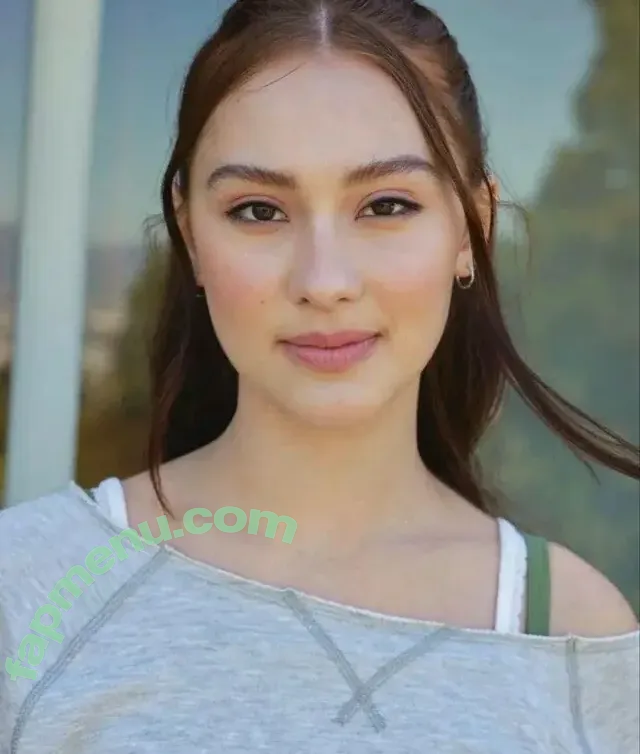 Lola Tung nude photo #0176 (lola.tung)