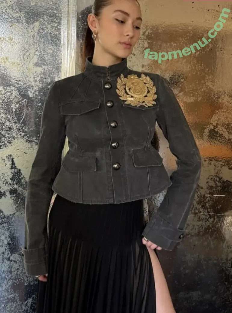 Lola Tung nude photo #0188 (lola.tung)