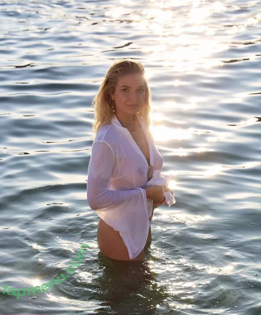 Lola Weippert nude photo #0030 (lolaweippert)