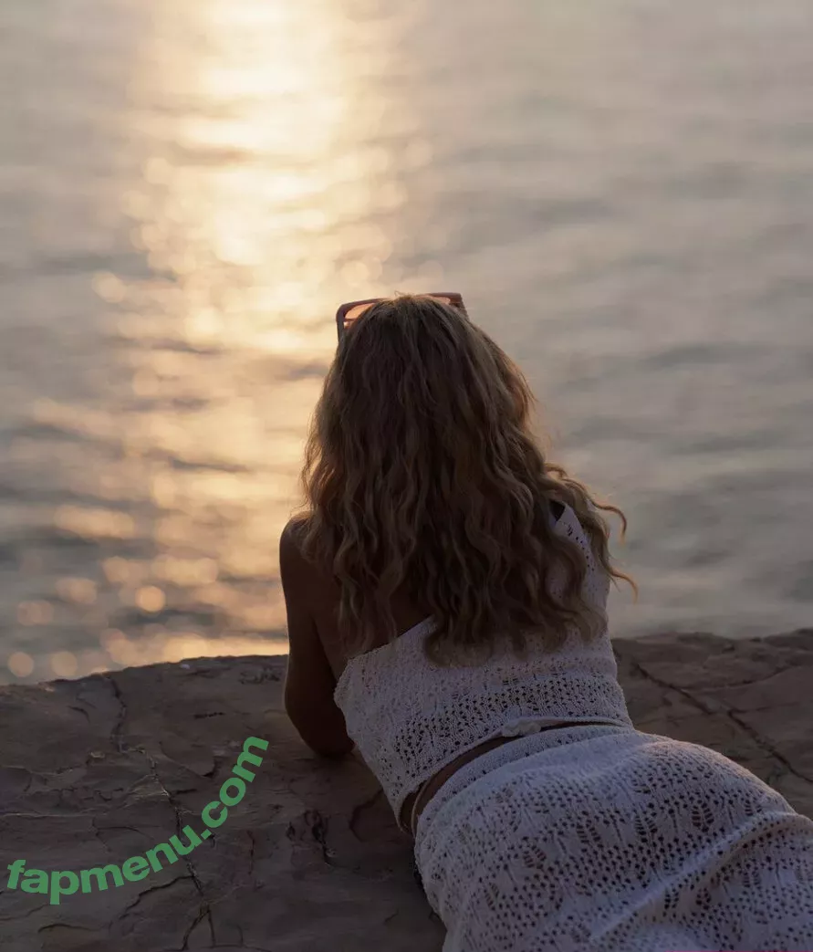 Lola Weippert nude photo #0147 (lolaweippert)