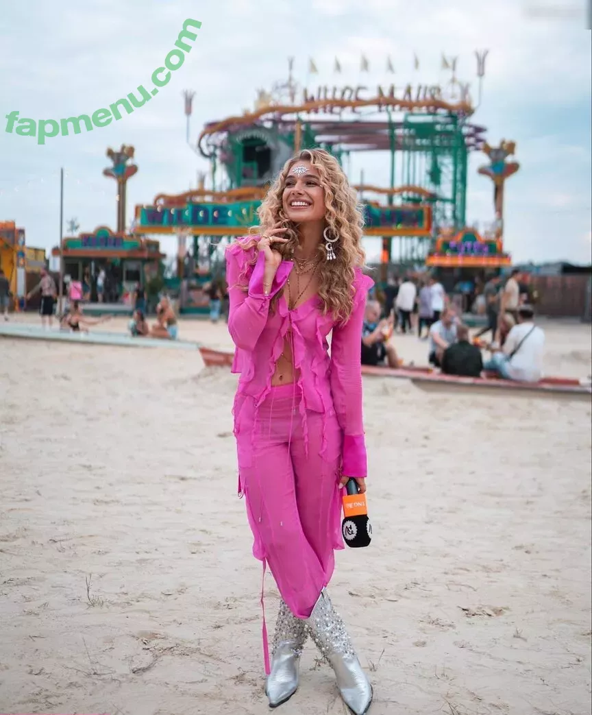 Lola Weippert nude photo #0379 (lolaweippert)