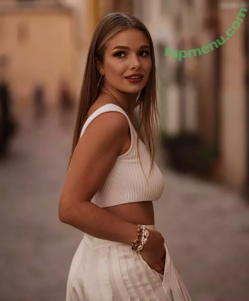 Lola Weippert nude photo #0475 (lolaweippert)