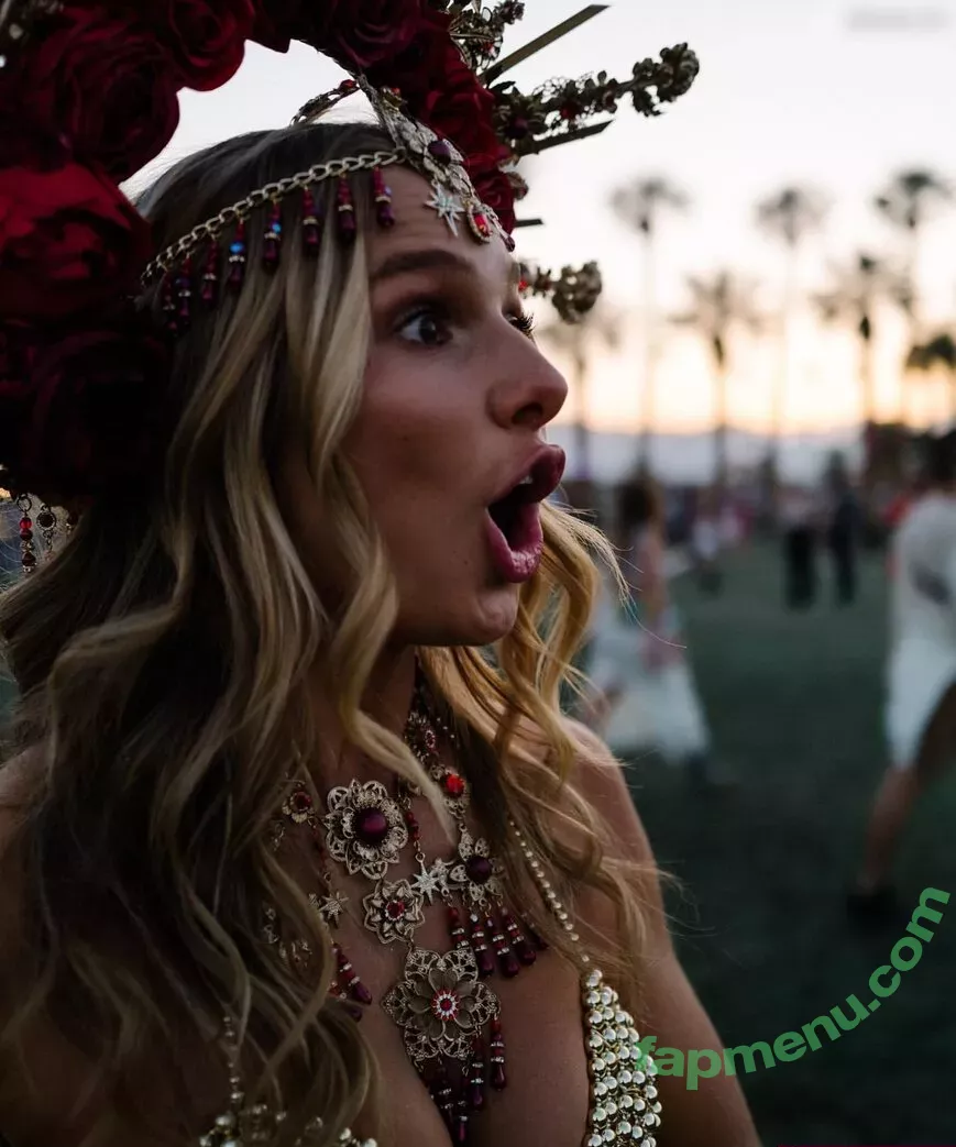 Lola Weippert nude photo #0671 (lolaweippert)