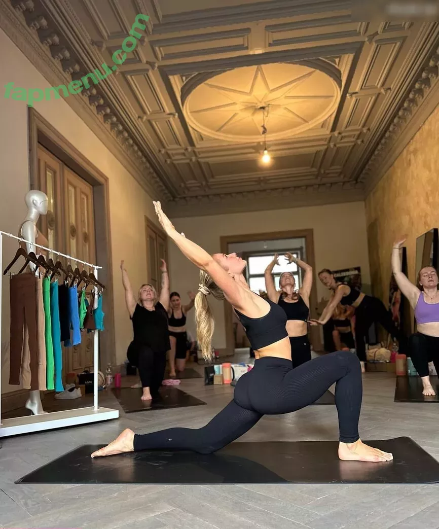 Lola Weippert nude photo #0688 (lolaweippert)