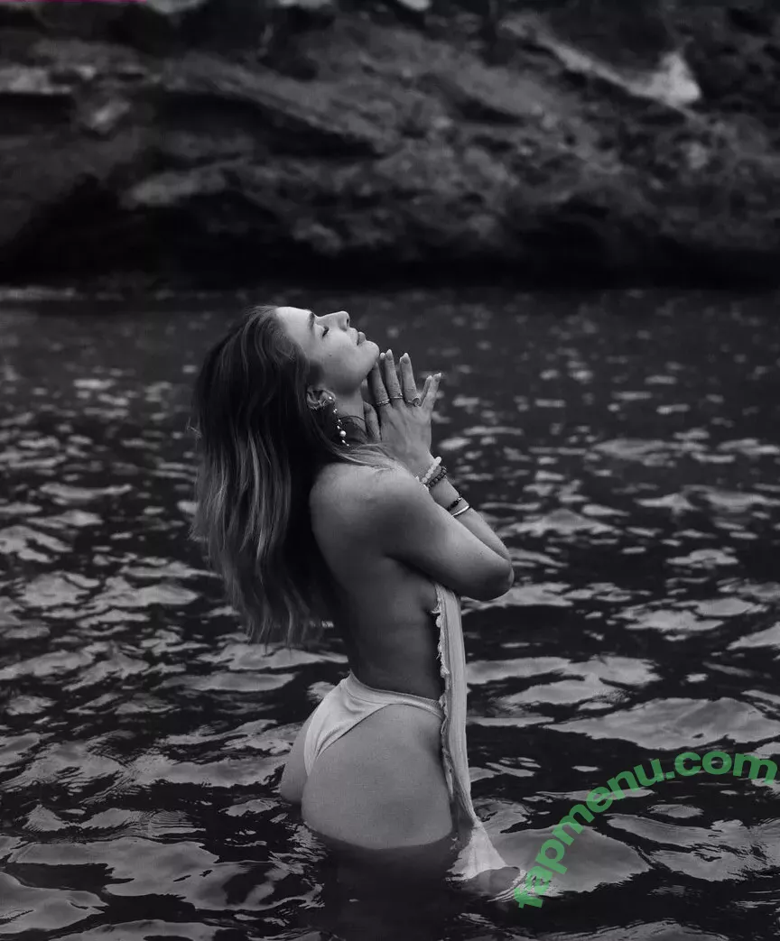 Lola Weippert nude photo #1023 (lolaweippert)