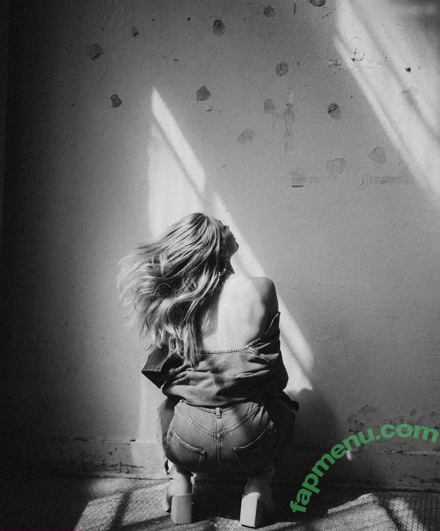 Lola Weippert nude photo #1030 (lolaweippert)