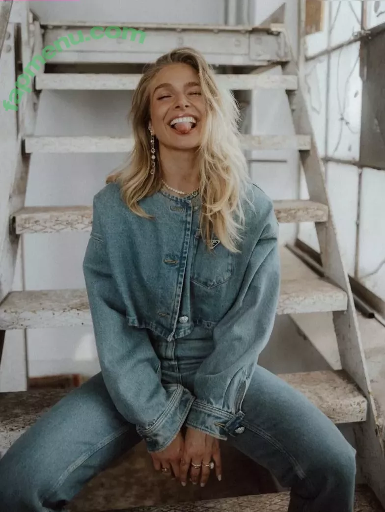 Lola Weippert nude photo #1064 (lolaweippert)