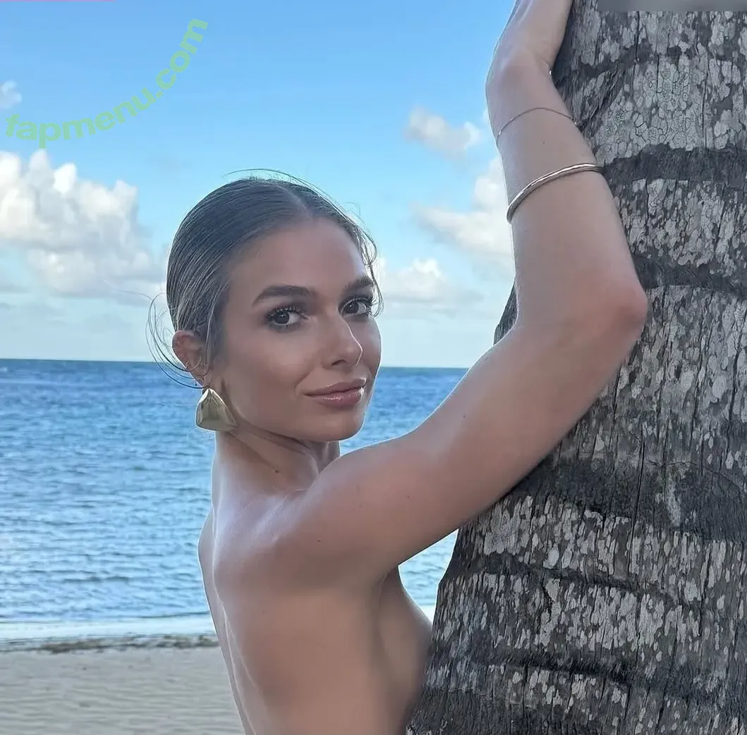 Lola Weippert nude photo #1599 (lolaweippert)