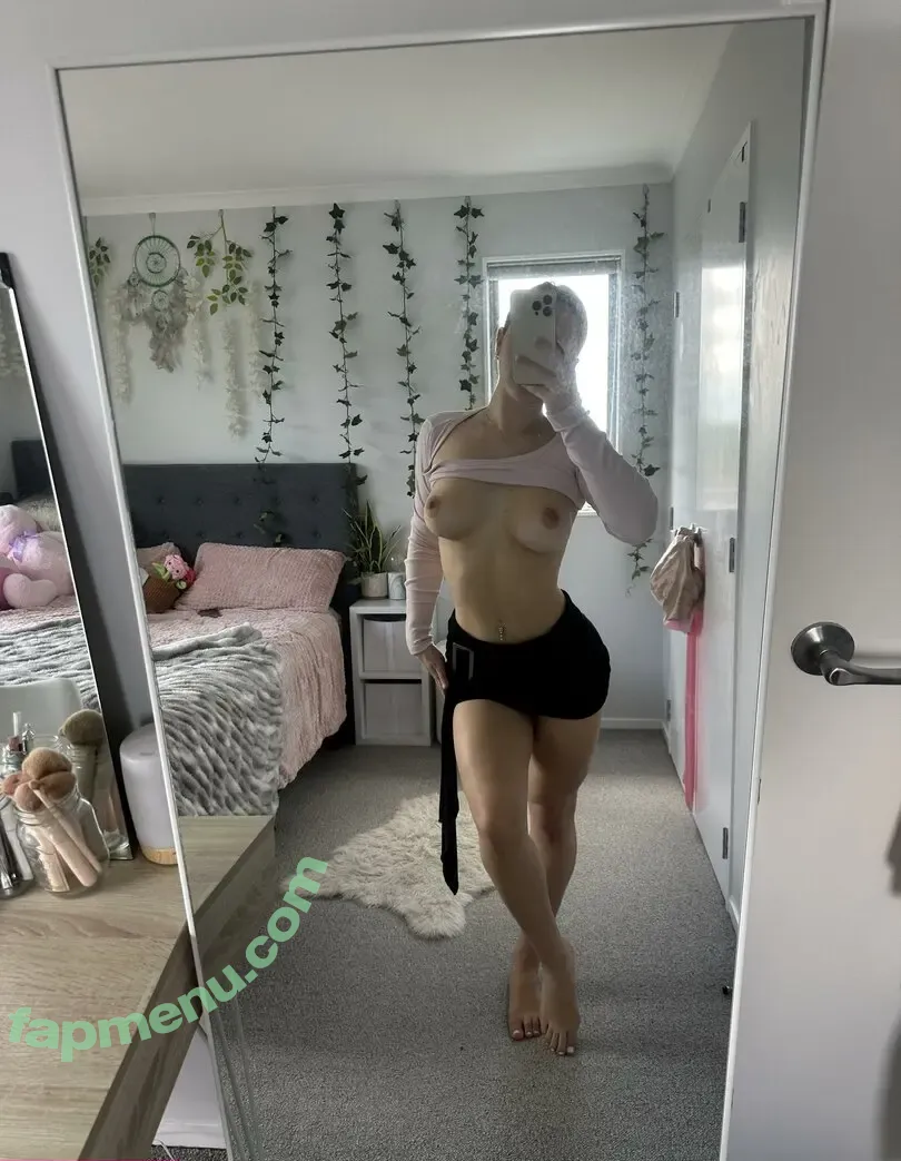 lolaaahill nude photo #0092 (Lolaahill / itsslolaahill)