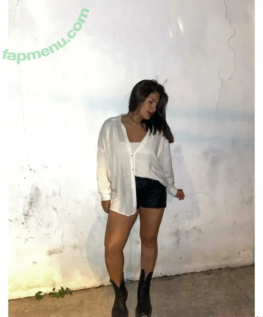 lolaahotttt nude photo #0003 (lolaahotttt)