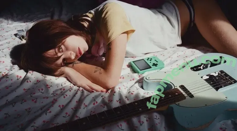 lolabllue nude photo #0047 (iused2bethehorsegirl)