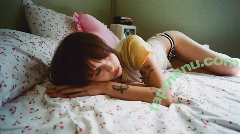 lolabllue nude photo #0049 (iused2bethehorsegirl)