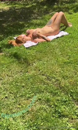 loladiamonduk / littlepinkwreckingball nude photo #0048