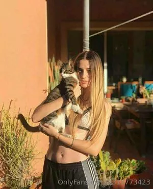 lolalala23 / lolala23 nude photo #0031