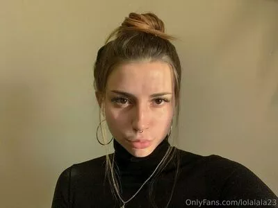 lolalala23 / lolala23 nude photo #0039