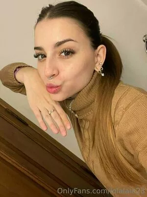 lolalala23 / lolala23 nude photo #0072