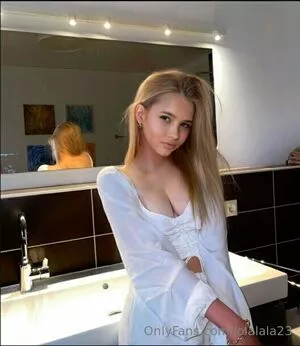 lolalala23 / lolala23 nude photo #0136