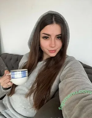 lolalala23 / lola.lalala23 nude photo #0720